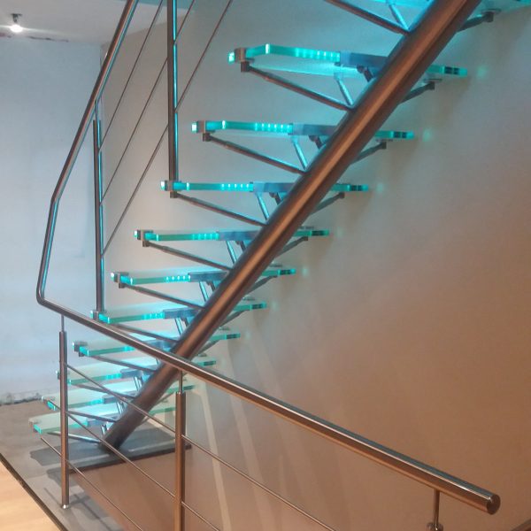 escalier inox verre